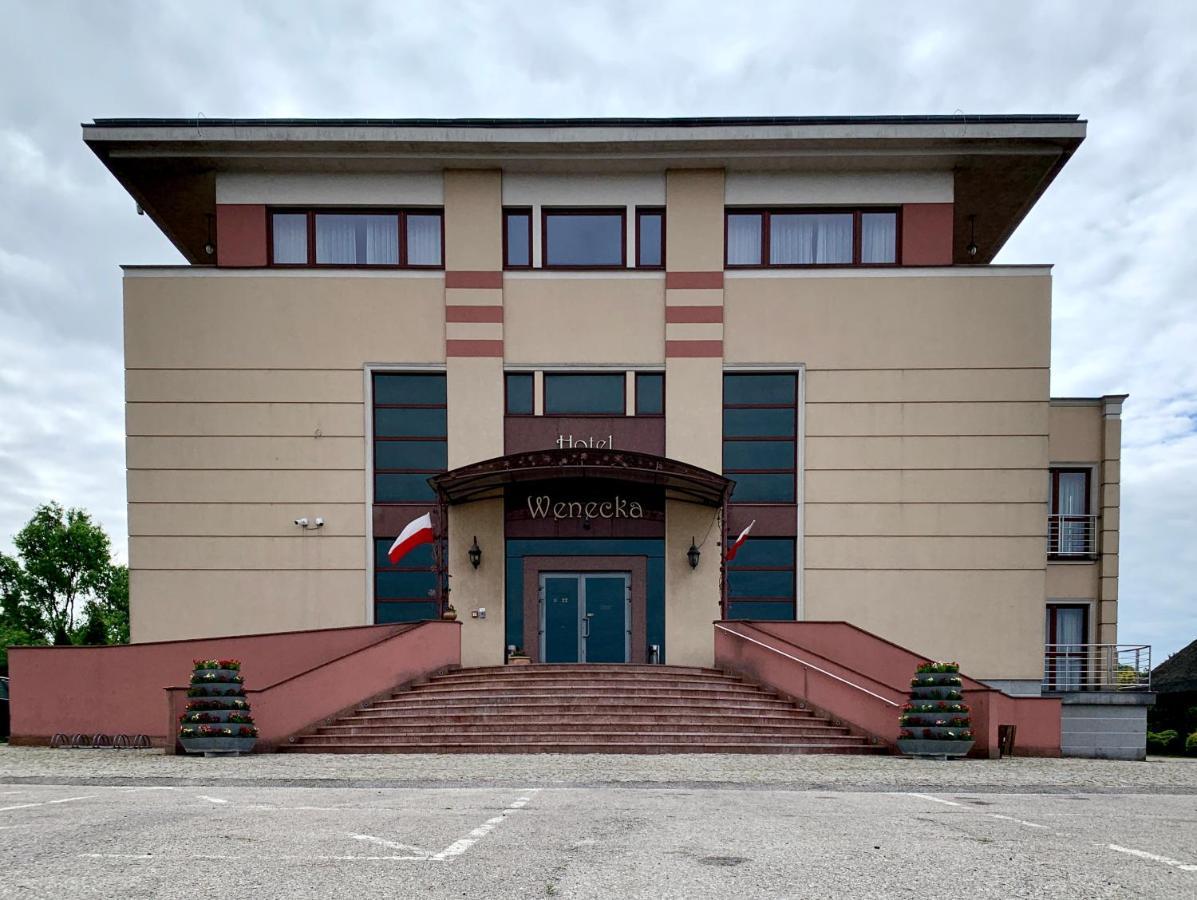 Nocowanie Restauracja Wenecka Hotel Klobuck Kültér fotó