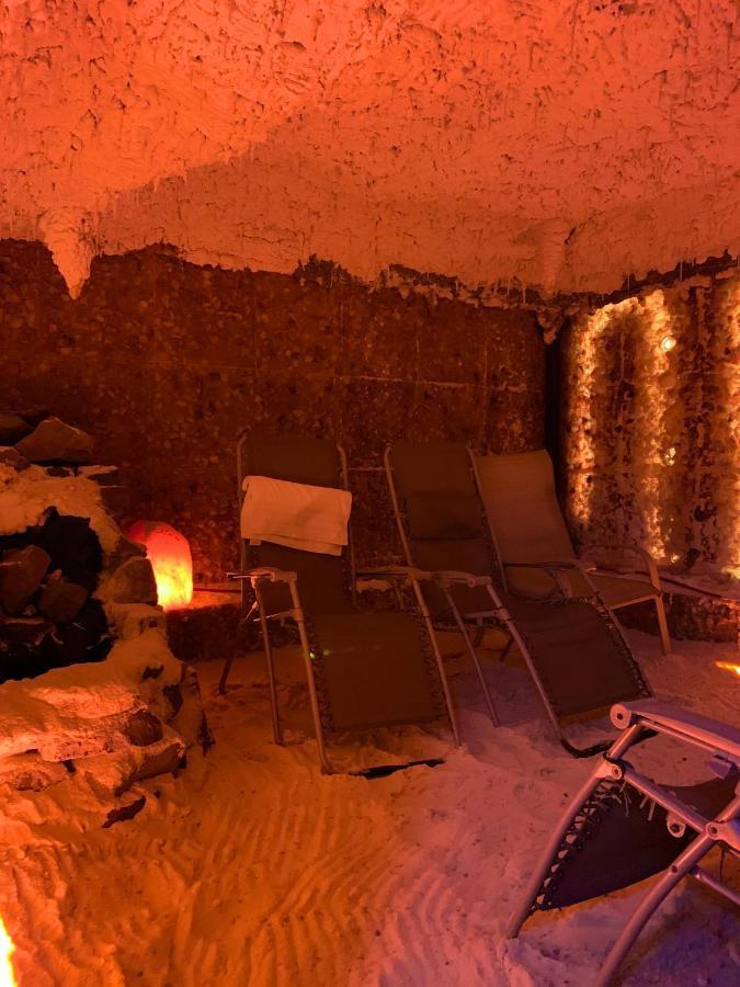 Nocowanie Restauracja Wenecka Hotel Klobuck Kültér fotó