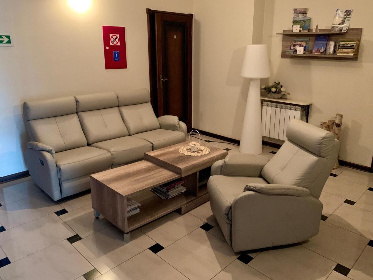 Nocowanie Restauracja Wenecka Hotel Klobuck Kültér fotó