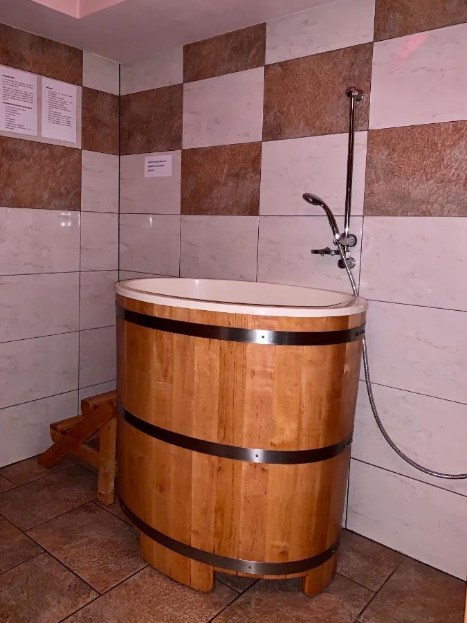 Nocowanie Restauracja Wenecka Hotel Klobuck Kültér fotó